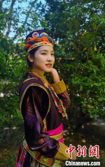 圖為國家級非遺項目——林芝工布藏族服飾?！±盍?攝